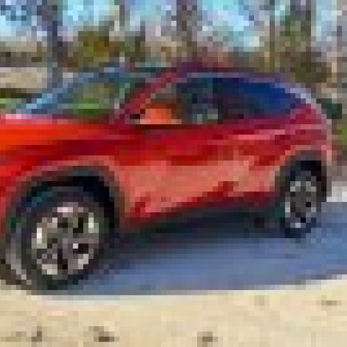 Hyundai Tucson lateral