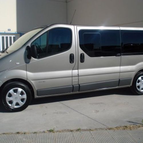 RENAULT TRAFICC LATERAL.jpg
